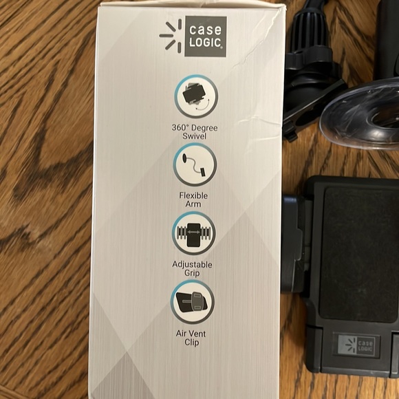 New Case Logic Car Mount Kit for Mobile Phones (Universal) - Picture 5 of 13